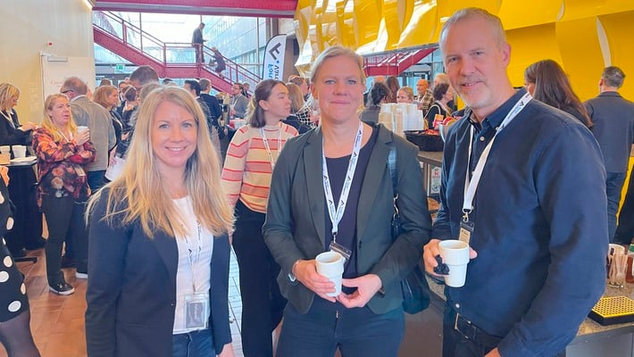 Marina Sjöström, Maria Sundsjöö och David Lundgren vid Forum Vårdbyggnads höstkonferens 2024.